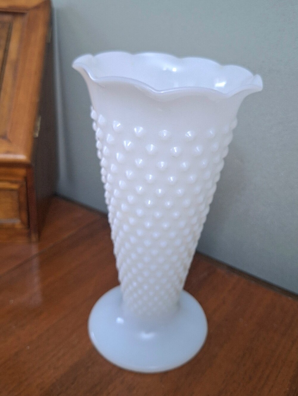 Vintage Irridescent Hobnail White Milk Glass Vase By Anchor Hocking